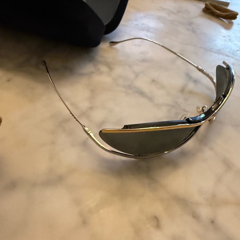 Gucci Silver and Black Aviator Sunglasses - Picture 6 of 7